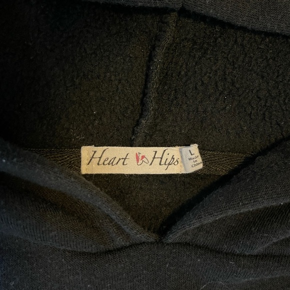 WOMANS HEARTS & HIPS CROPPED SWEATER - Picture 4 of 4